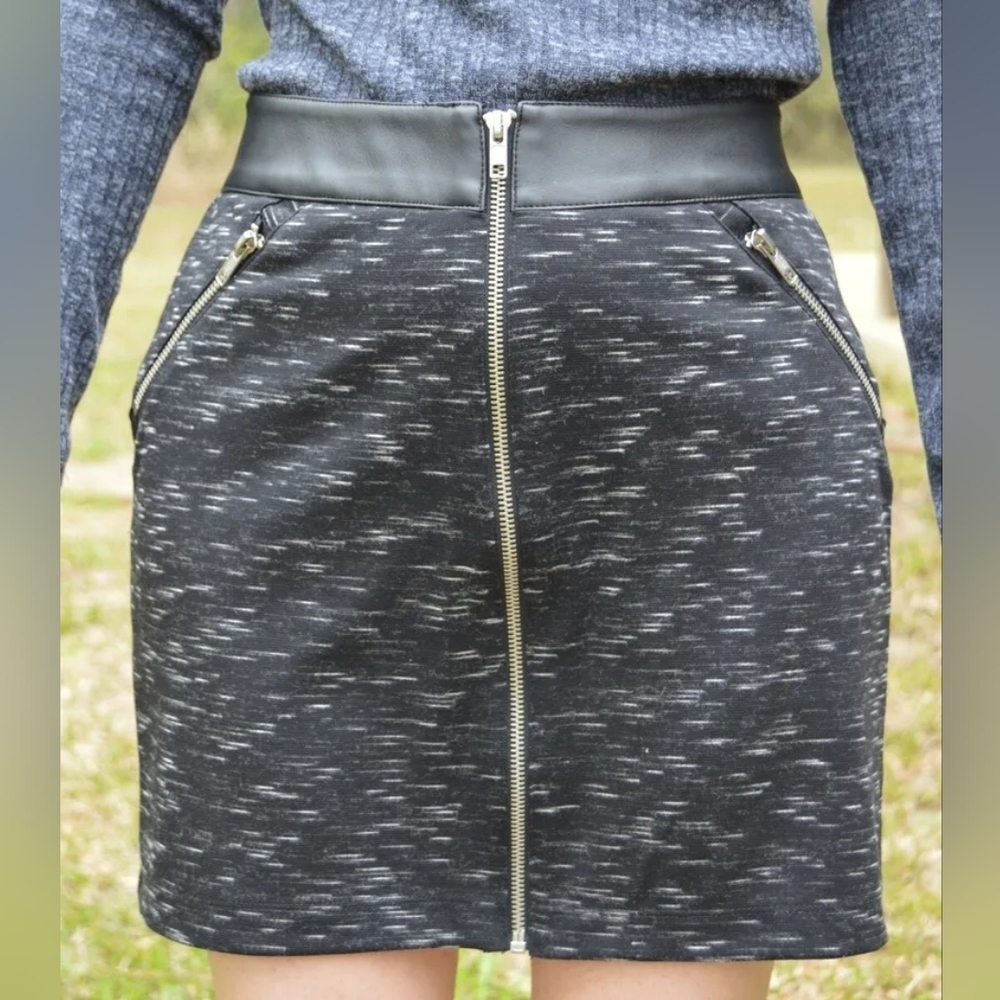 Rock and Republic Black Marled Skirt with Silver and Leatherette Accents Size M